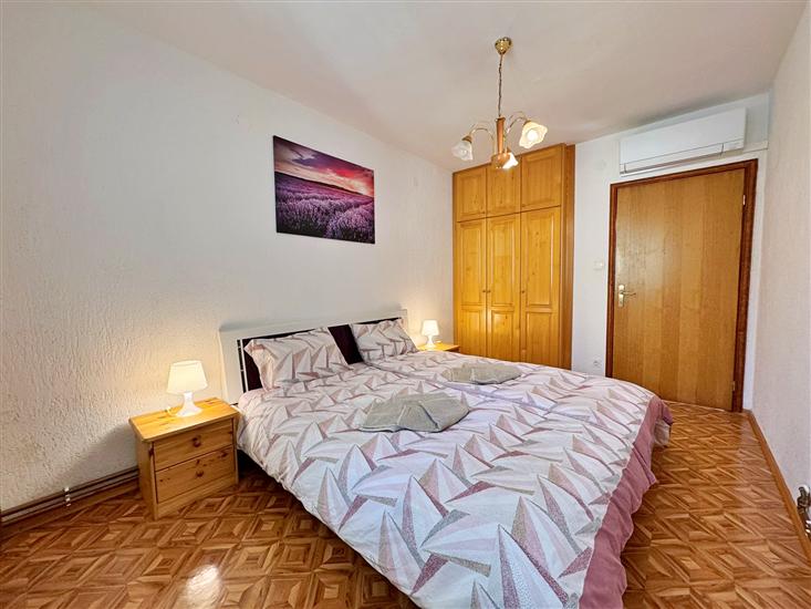 Apartment A1, for 5 persons