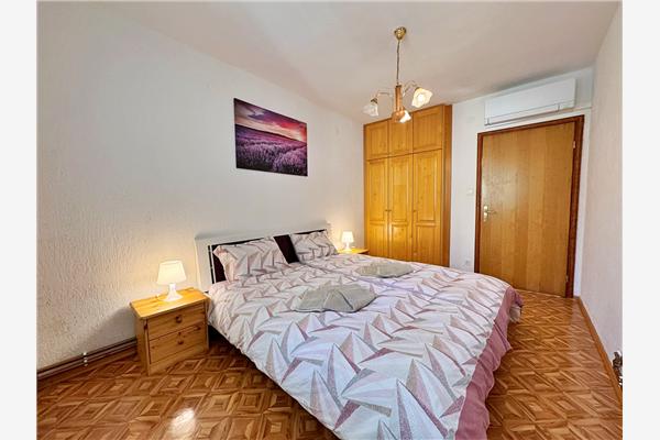 Apartment A1, for 5 persons