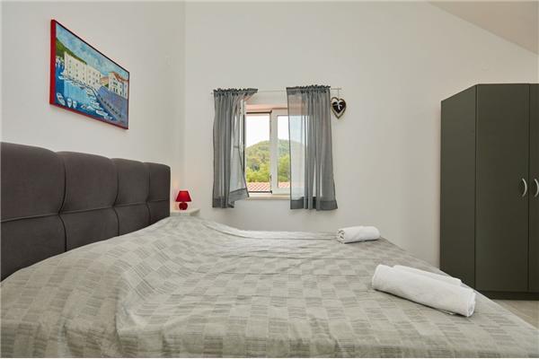 Apartment A2, for 5 persons