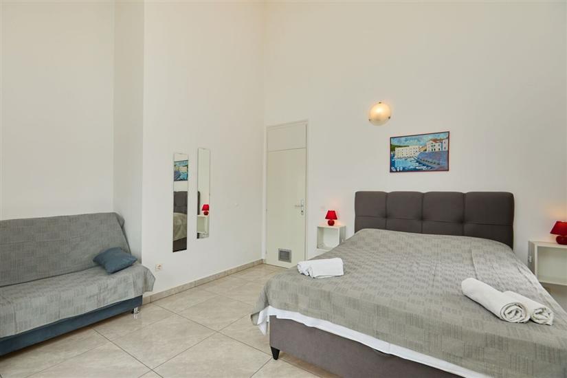 Apartment A2, for 5 persons