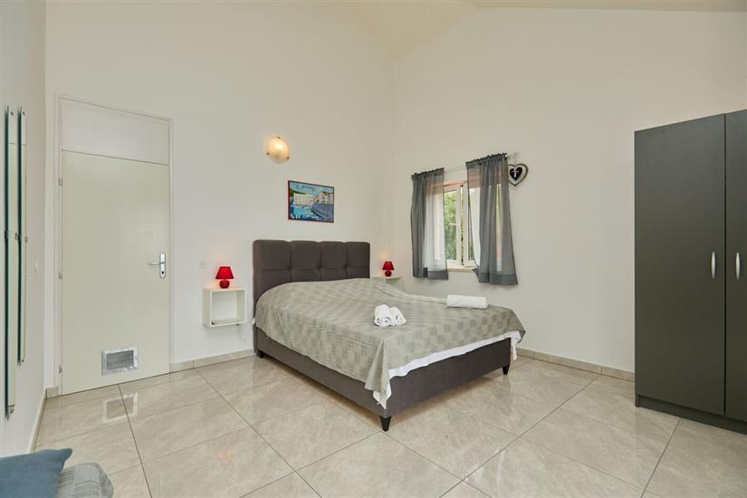 Apartment A2, for 5 persons