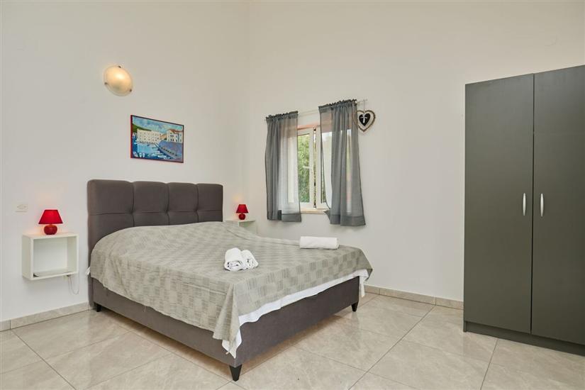 Apartment A2, for 5 persons