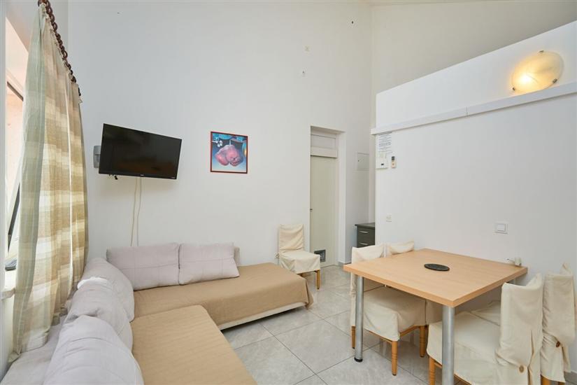 Apartment A2, for 5 persons