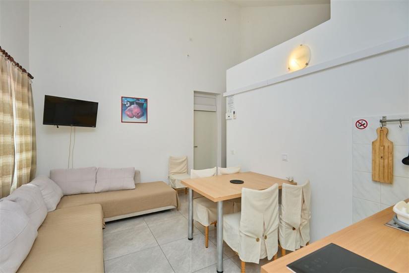 Apartment A2, for 5 persons