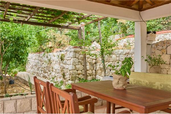 Apartment A2, for 5 persons