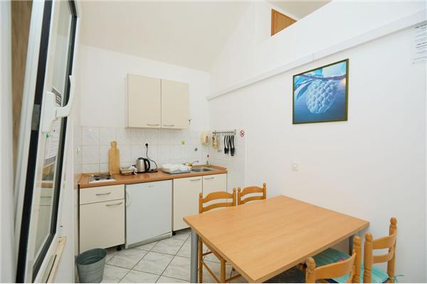 Apartment A4, for 3 persons