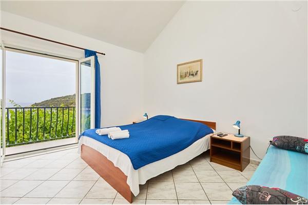 Apartment A4, for 3 persons