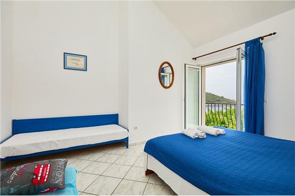 Apartment A4, for 3 persons