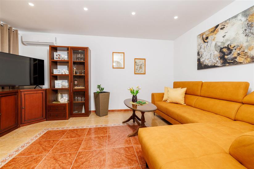 Apartment A3, for 7 persons