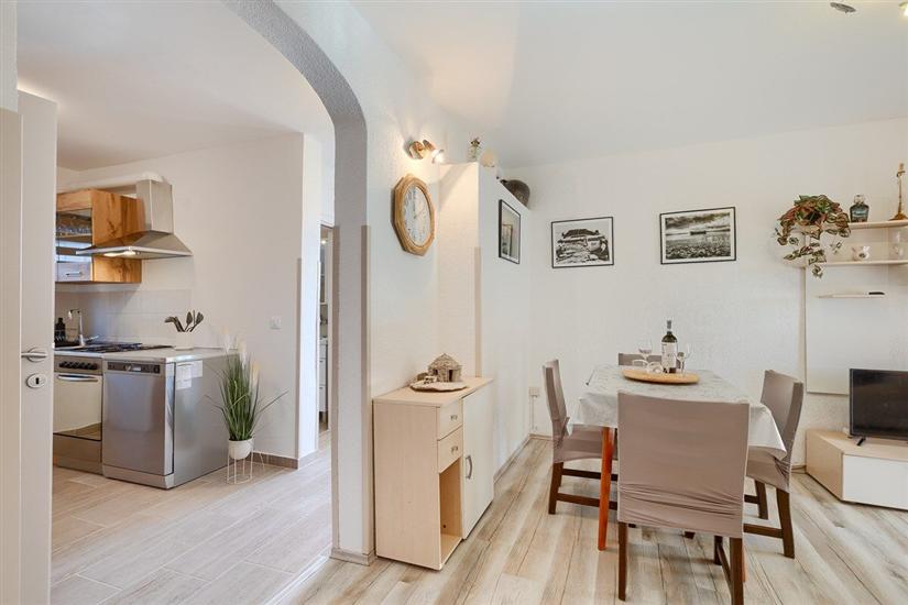 Apartment A1, for 9 persons