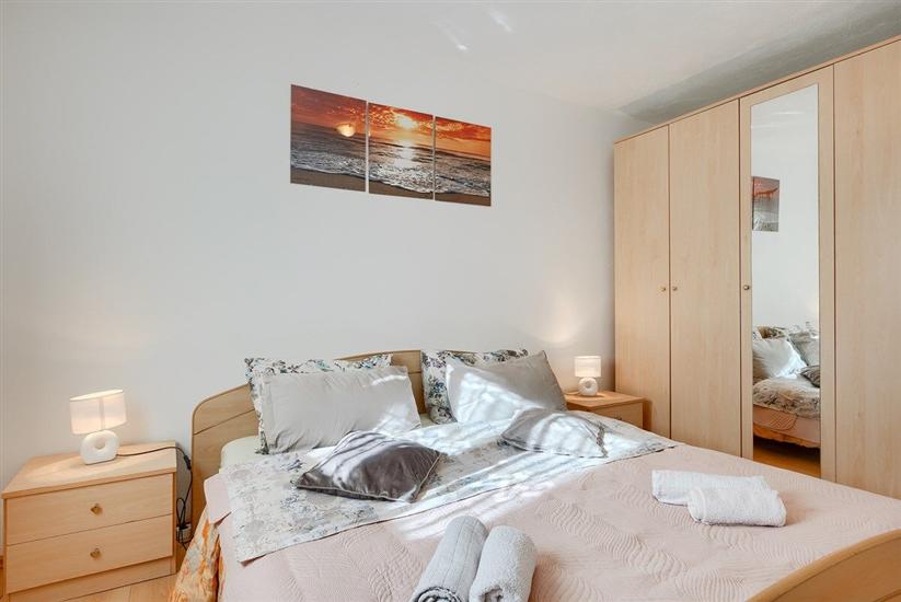 Apartment A1, for 9 persons