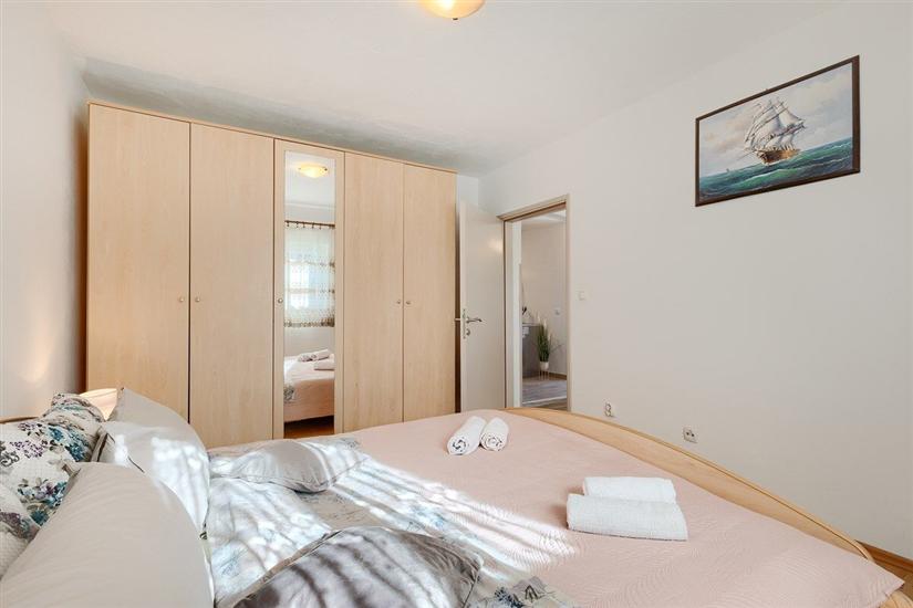 Apartment A1, for 9 persons