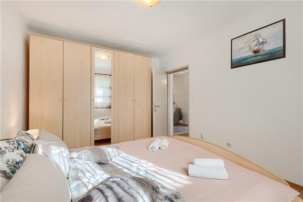 Apartment A1, for 9 persons