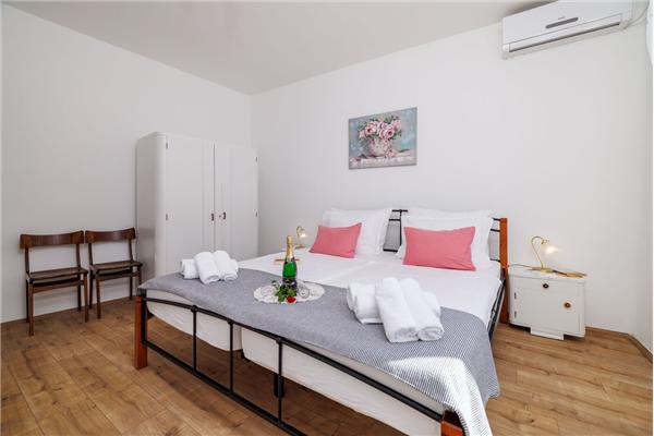 House K1, for 8 persons