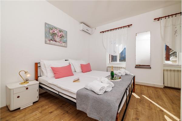 House K1, for 8 persons