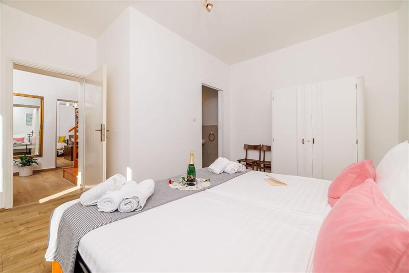 House K1, for 8 persons