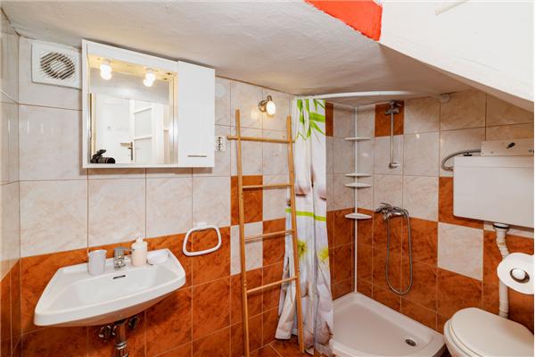 House K1, for 8 persons