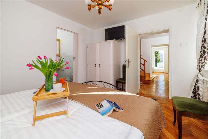 House K1, for 8 persons