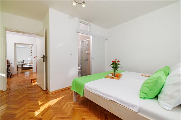 House K1, for 8 persons