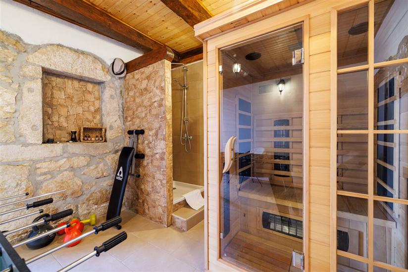 House Bozica with sauna and pool