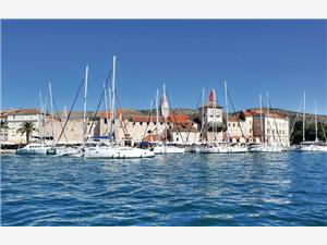 House Morski brk Trogir, Stone house, Size 50.00 m2, Airline distance to town centre 100 m