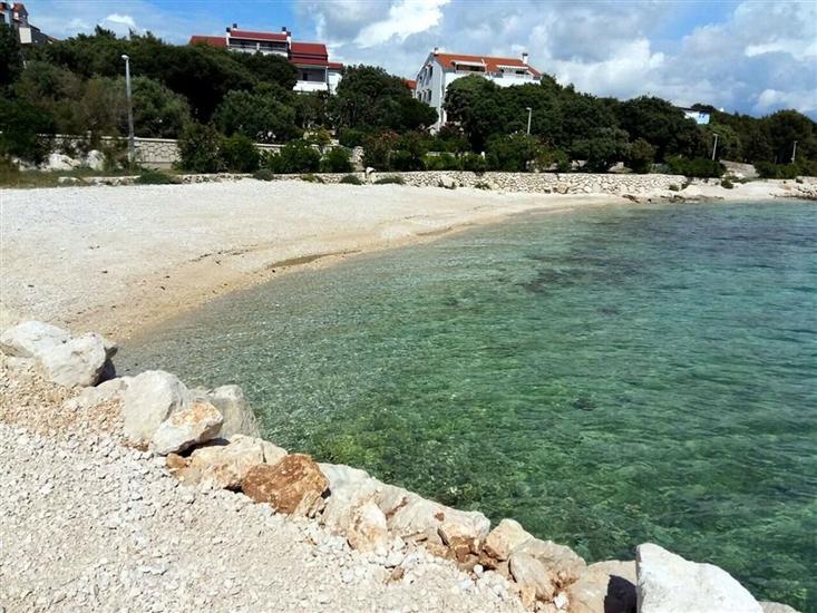 Apartments Mandre near sea