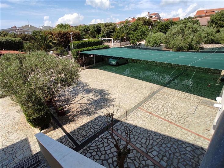 Apartments Mandre near sea