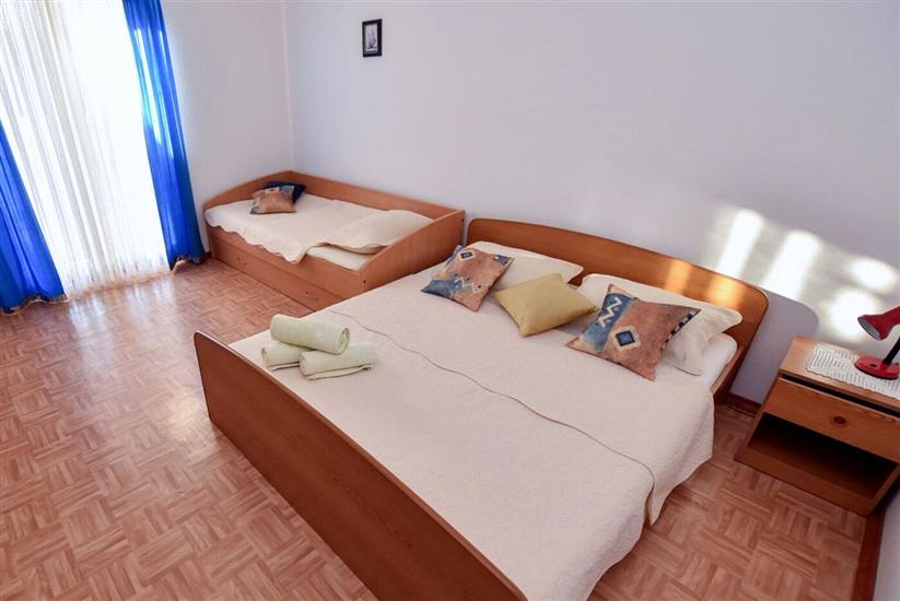 Apartment A2, for 6 persons