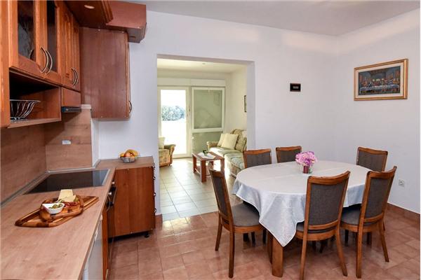 Apartment A2, for 6 persons