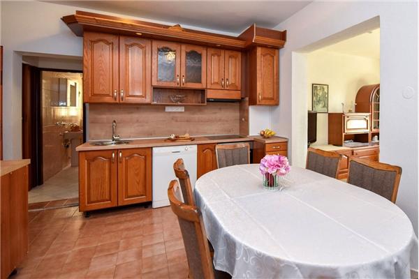 Apartment A2, for 6 persons