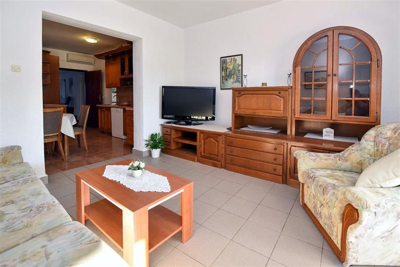 Apartment A2, for 6 persons