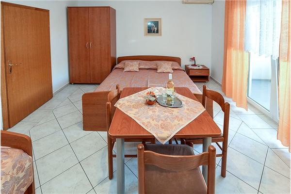 Apartment A8, for 2 persons