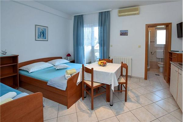Apartment A10, for 2 persons
