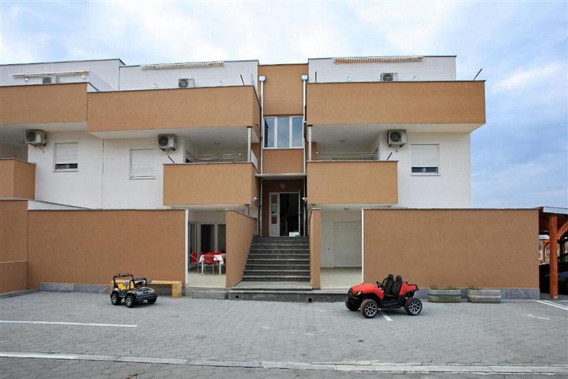 Apartments Village Nin