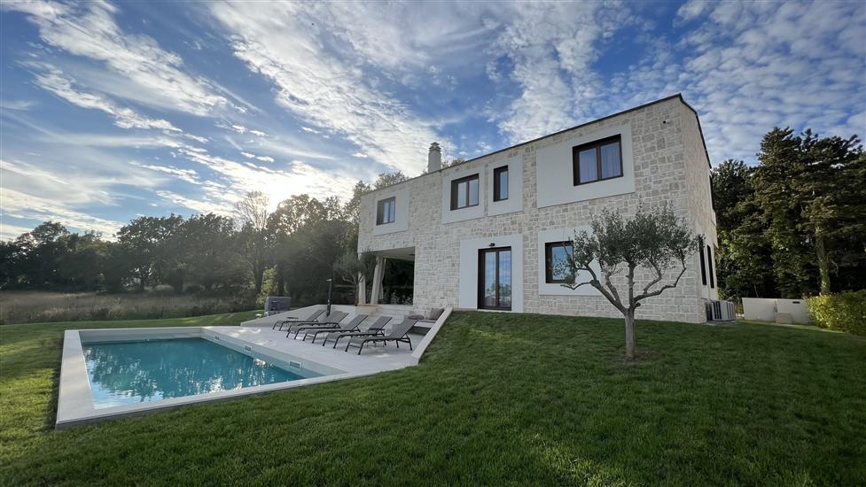 Villa Minerva s bazenom