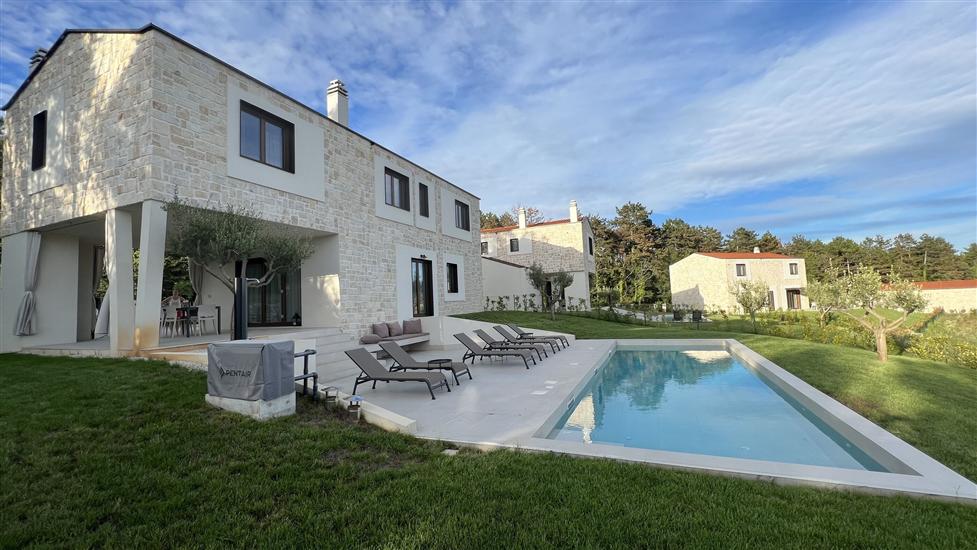 Villa Minerva s bazenom