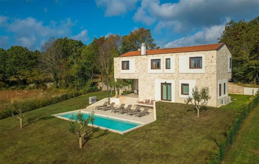 Villa Minerva s bazenom