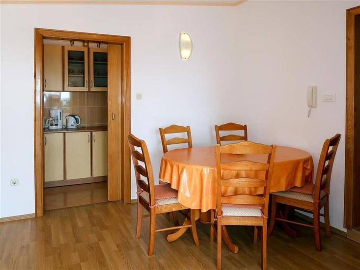 Apartment A4, for 4 persons