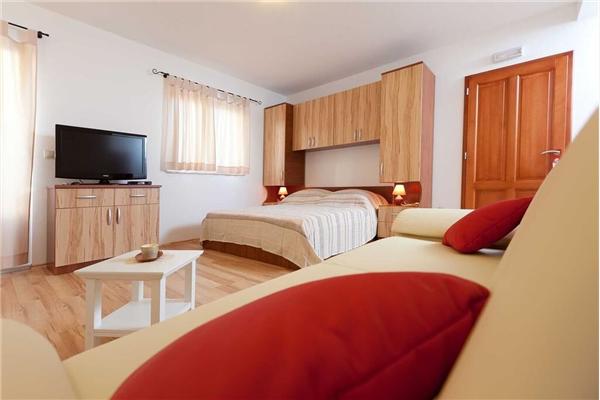 Apartment A2, for 3 persons