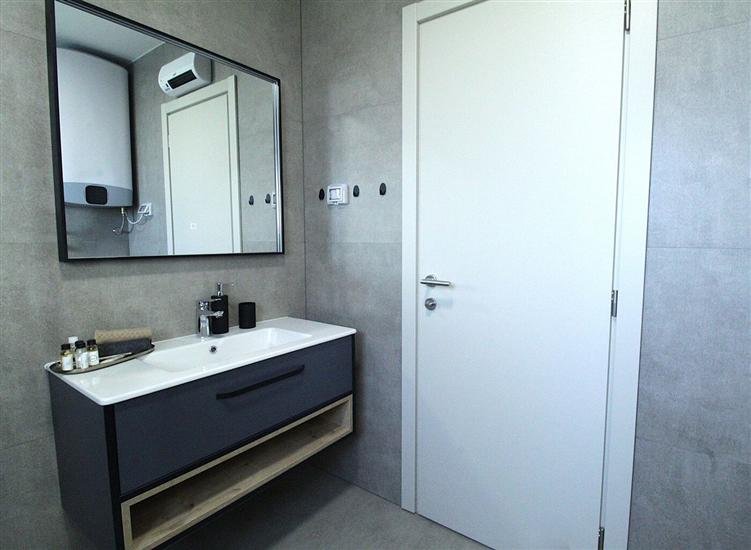 Apartment A6, for 6 persons