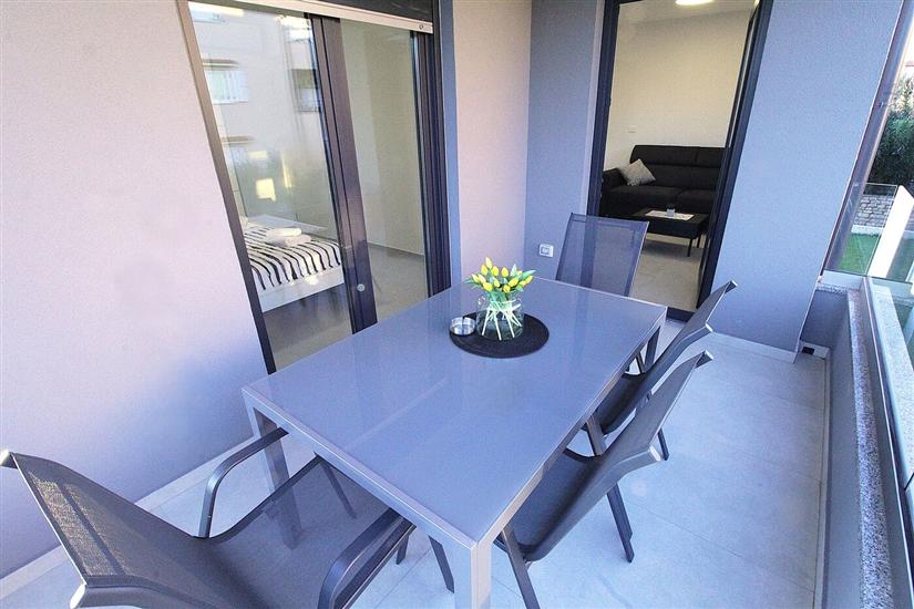 Apartment A10, for 6 persons