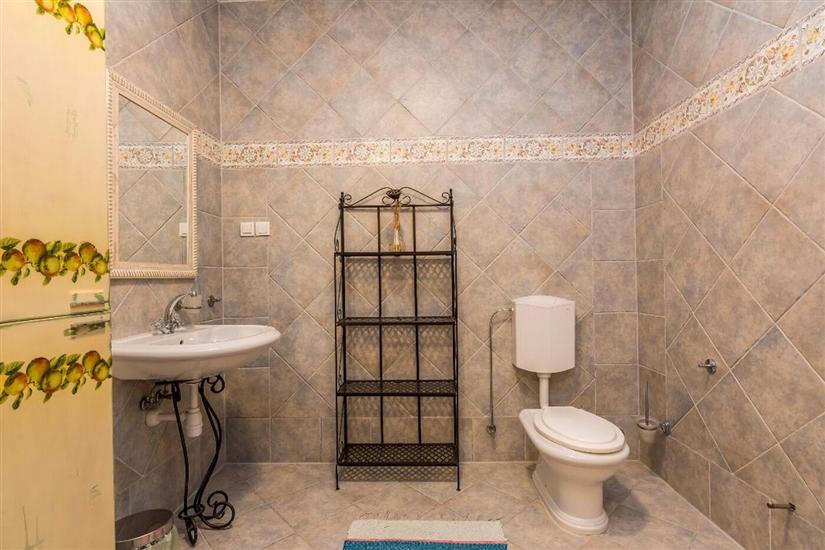 Apartment A3, for 5 persons