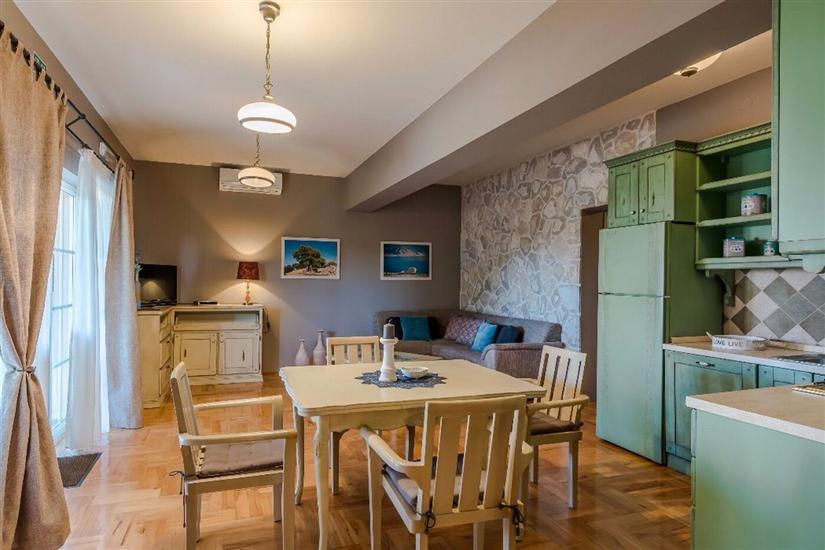 Apartment A3, for 5 persons