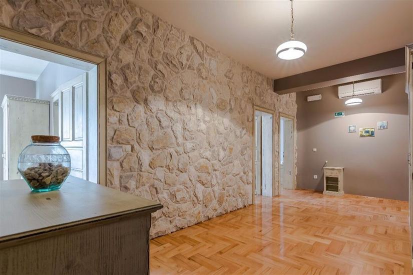 Apartment A6, for 8 persons