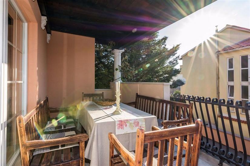 Apartment A6, for 8 persons