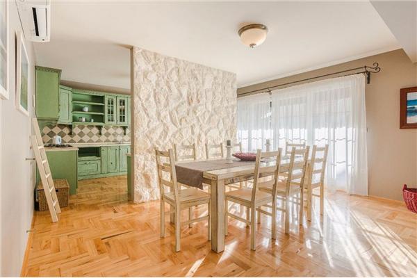 Apartment A6, for 8 persons