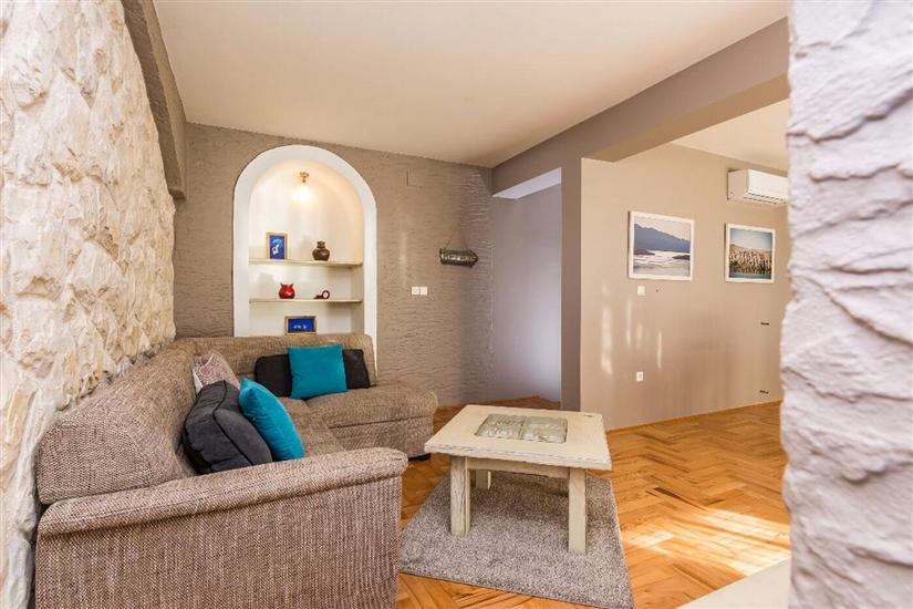 Apartment A6, for 8 persons