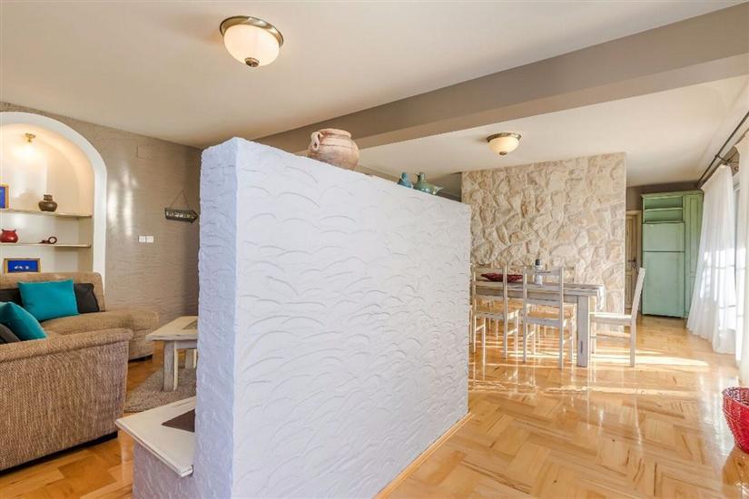 Apartment A6, for 8 persons