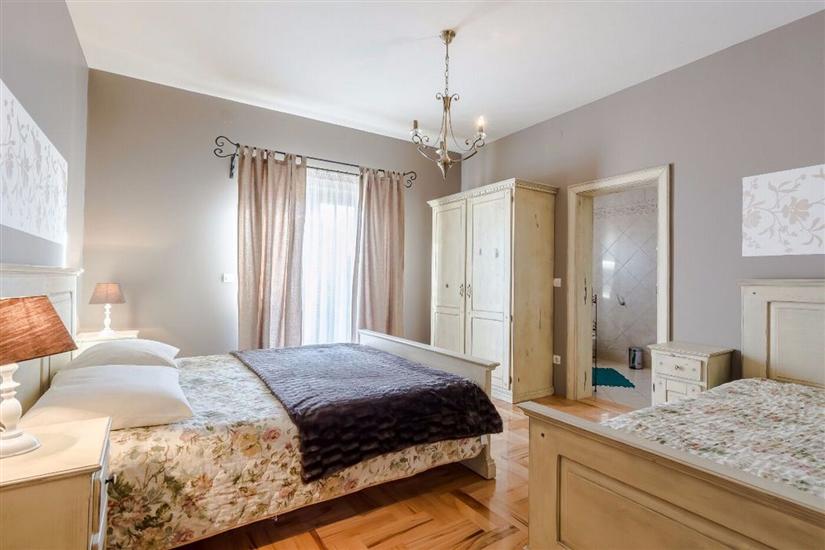 Apartment A6, for 8 persons