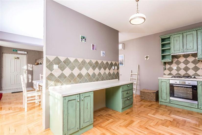 Apartment A6, for 8 persons